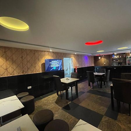 Presken Hotel @Villa Икеджа Екстериор снимка