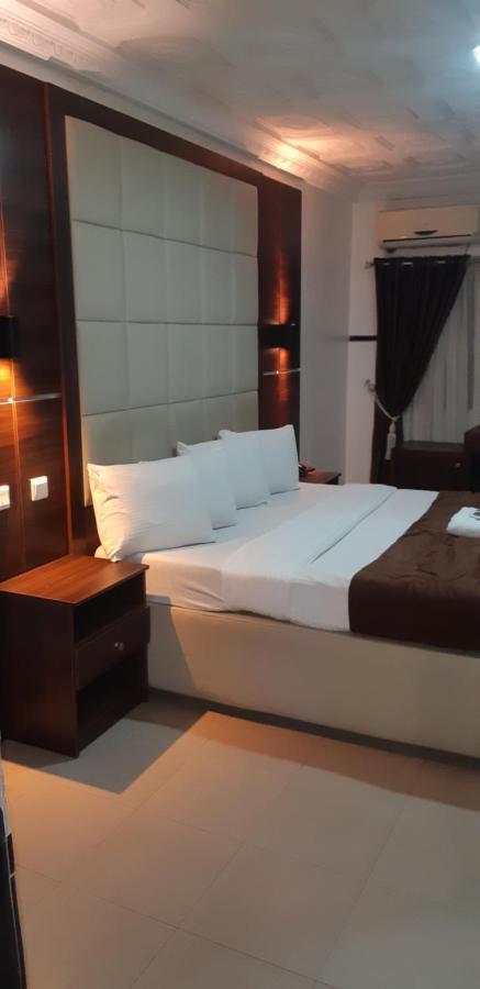 Presken Hotel @Villa Икеджа Екстериор снимка