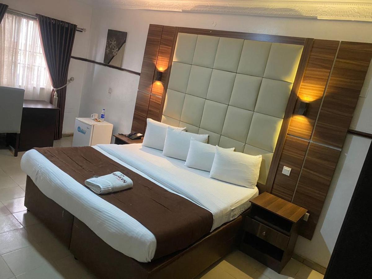 Presken Hotel @Villa Икеджа Екстериор снимка