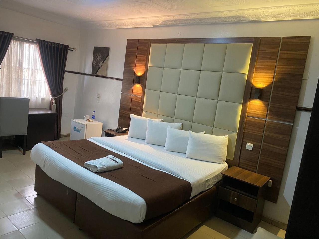 Presken Hotel @Villa Икеджа Екстериор снимка
