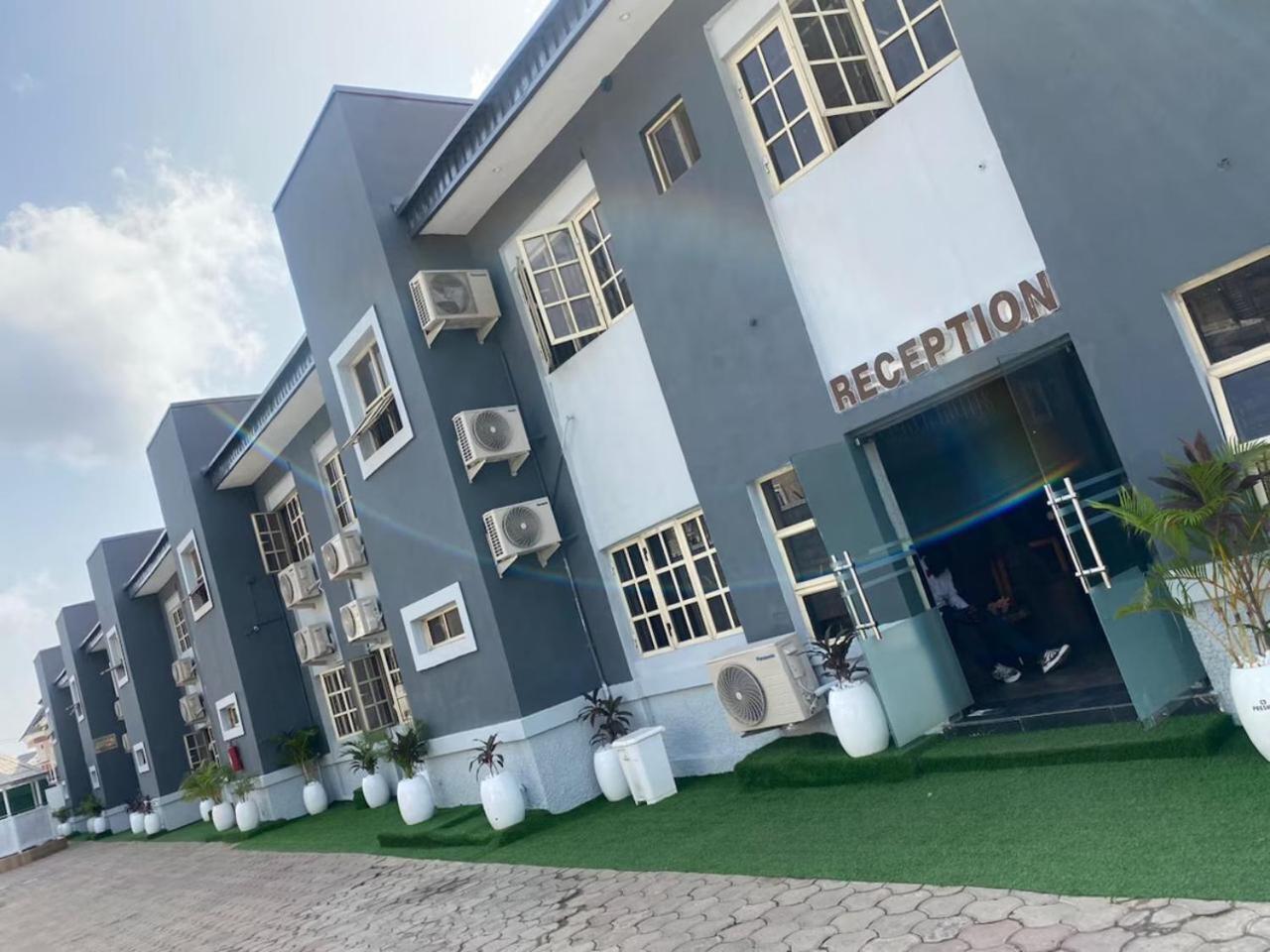 Presken Hotel @Villa Икеджа Екстериор снимка