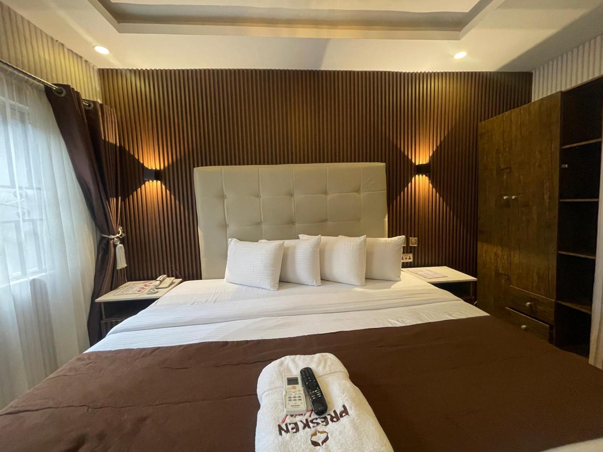 Presken Hotel @Villa Икеджа Екстериор снимка