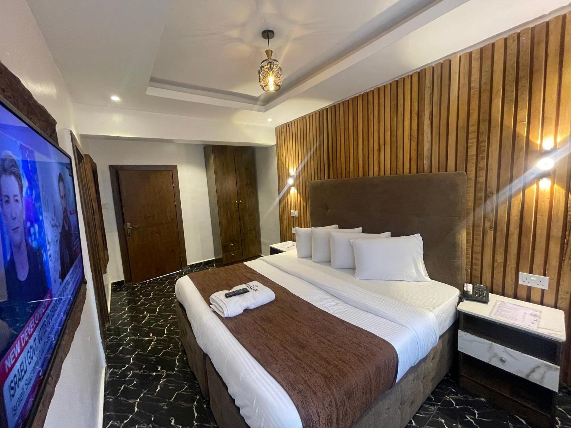 Presken Hotel @Villa Икеджа Екстериор снимка